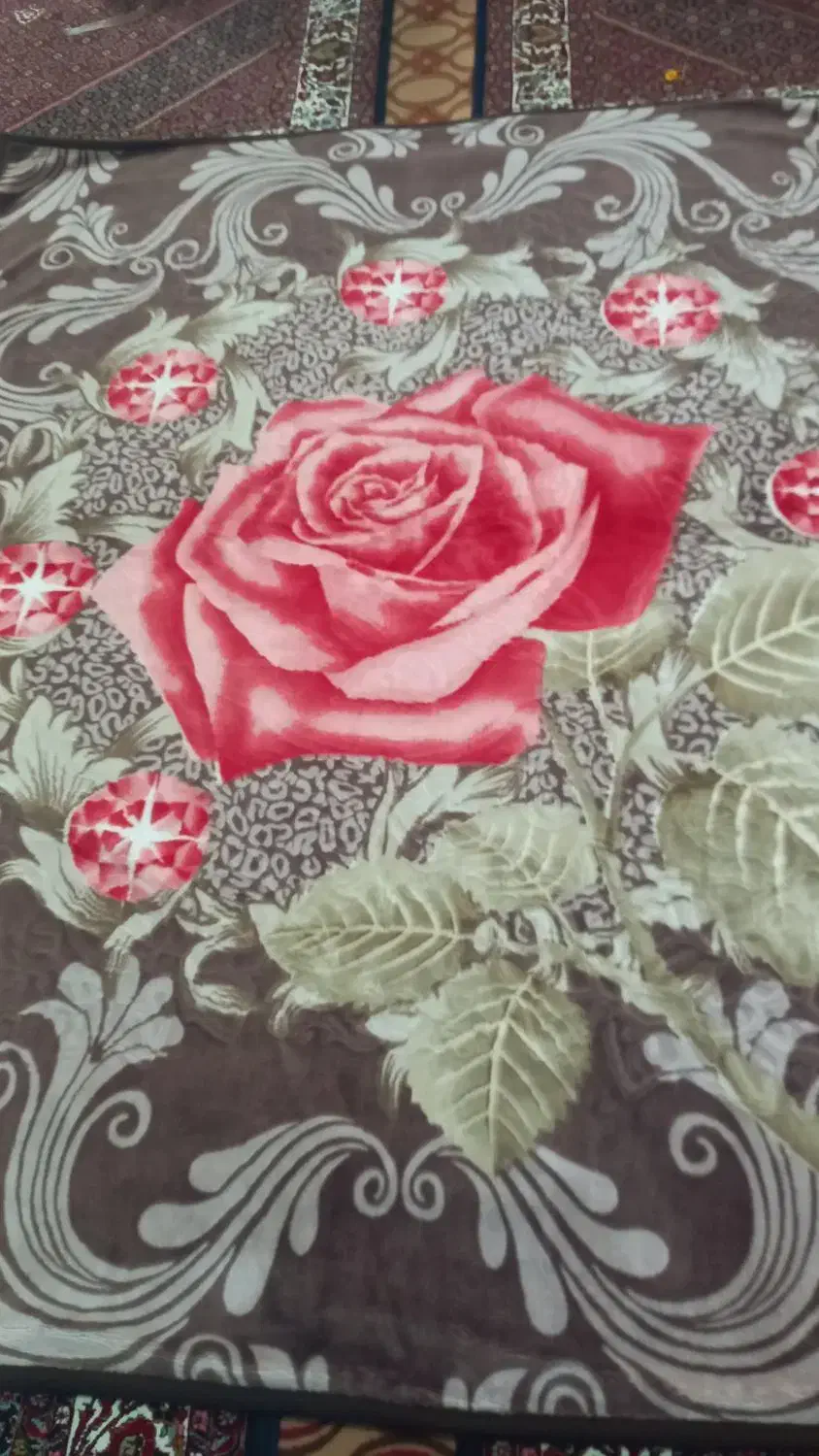 پتو گل برجسته|رختخواب، بالش، پتو|اردبیل, |دیوار
