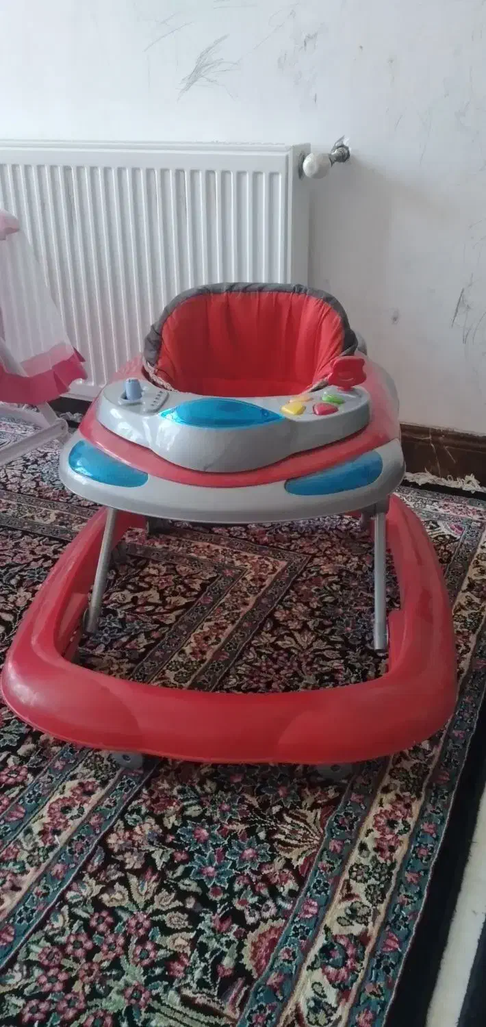 گهواره با روروئک بچه|اسباب و اثاث بچه|زرند, |دیوار