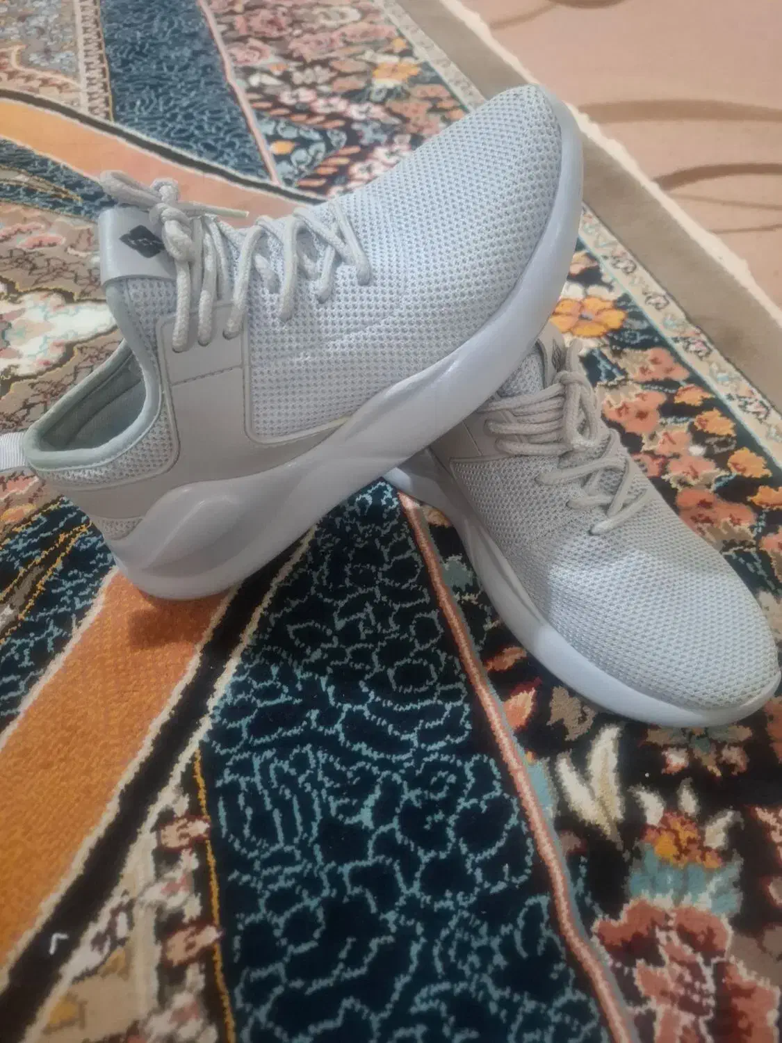 کفش اسپرت|کفش و لباس بچه|مشهد, بهمن|دیوار