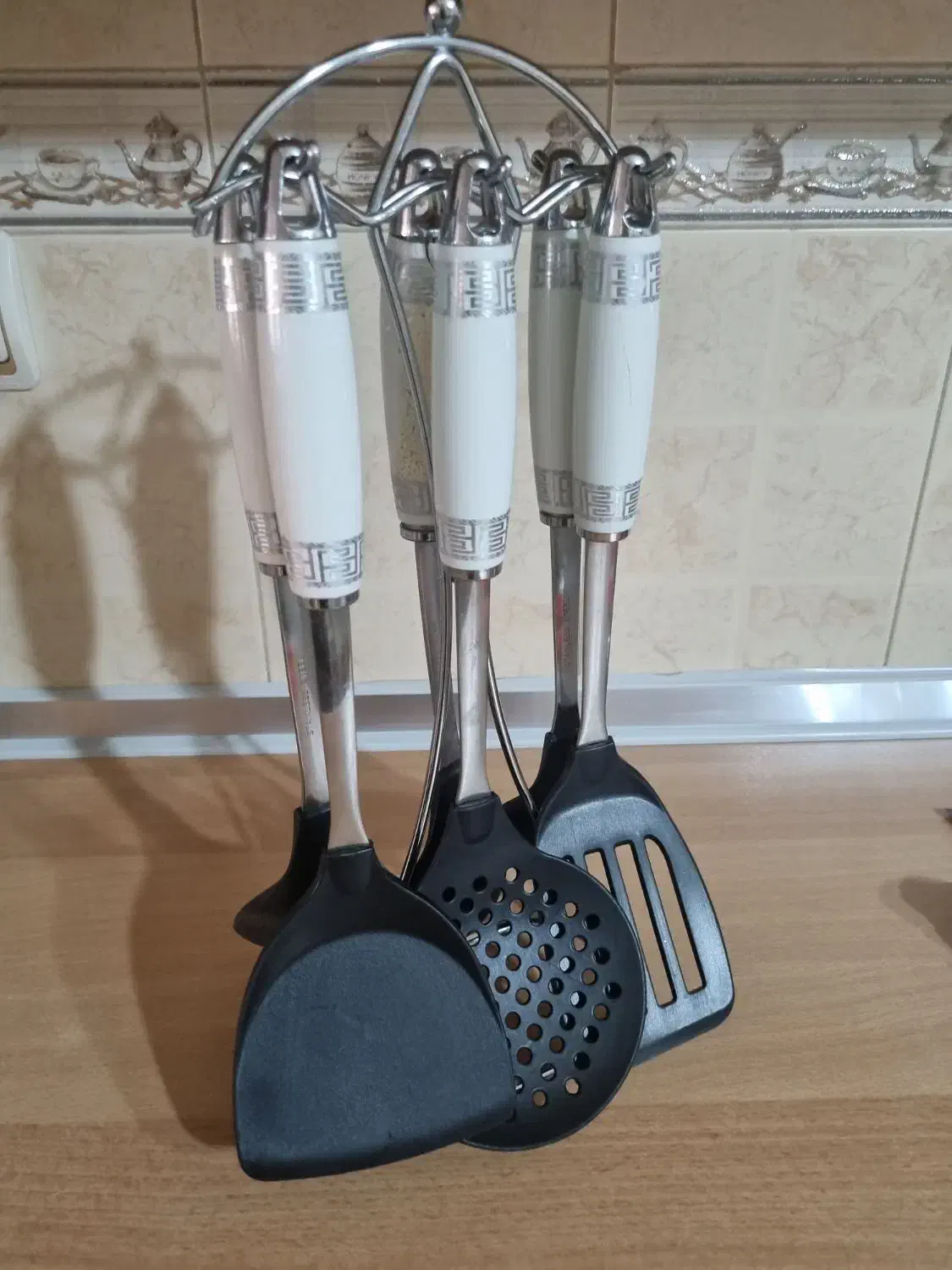 کفگیر و ملاقه|ظروف پخت‌وپز|اراک, |دیوار