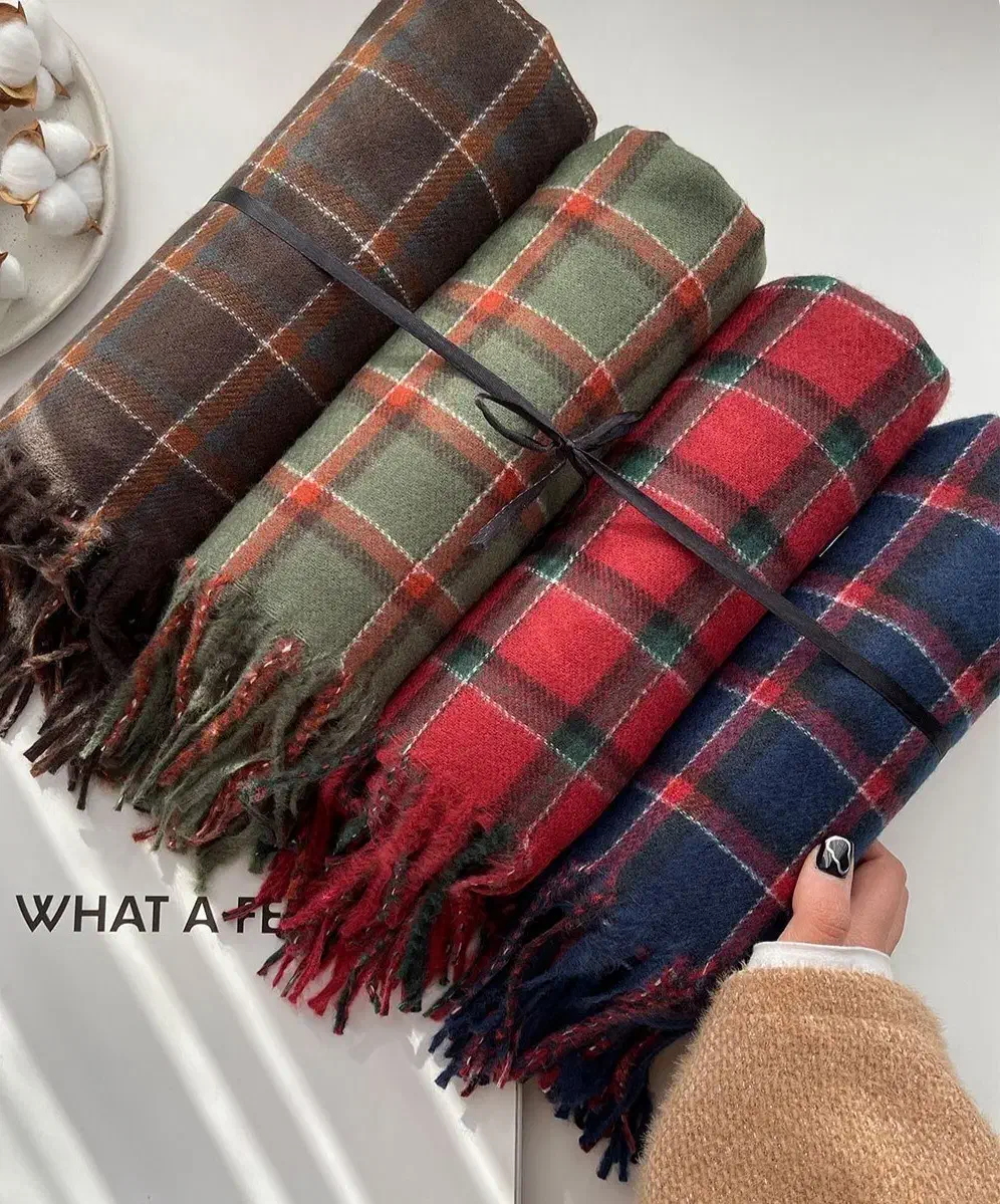 شال موهر|لباس|نیشابور, هفده شهریور|دیوار