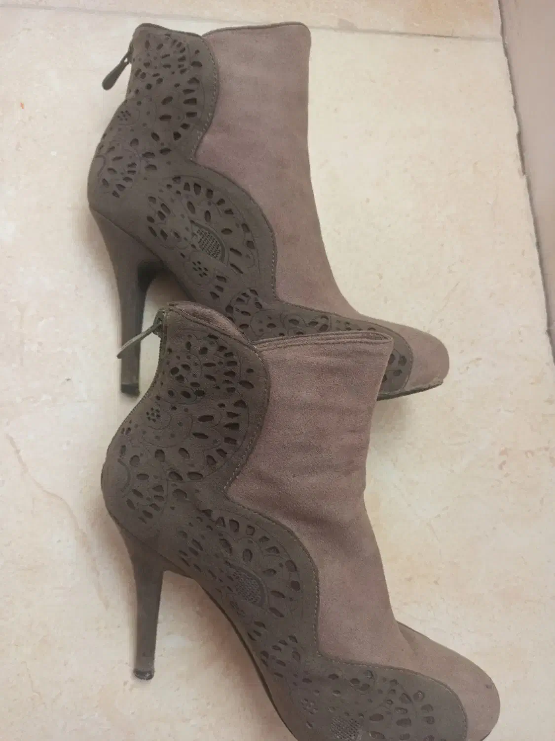 کفش|لباس|قشم, |دیوار