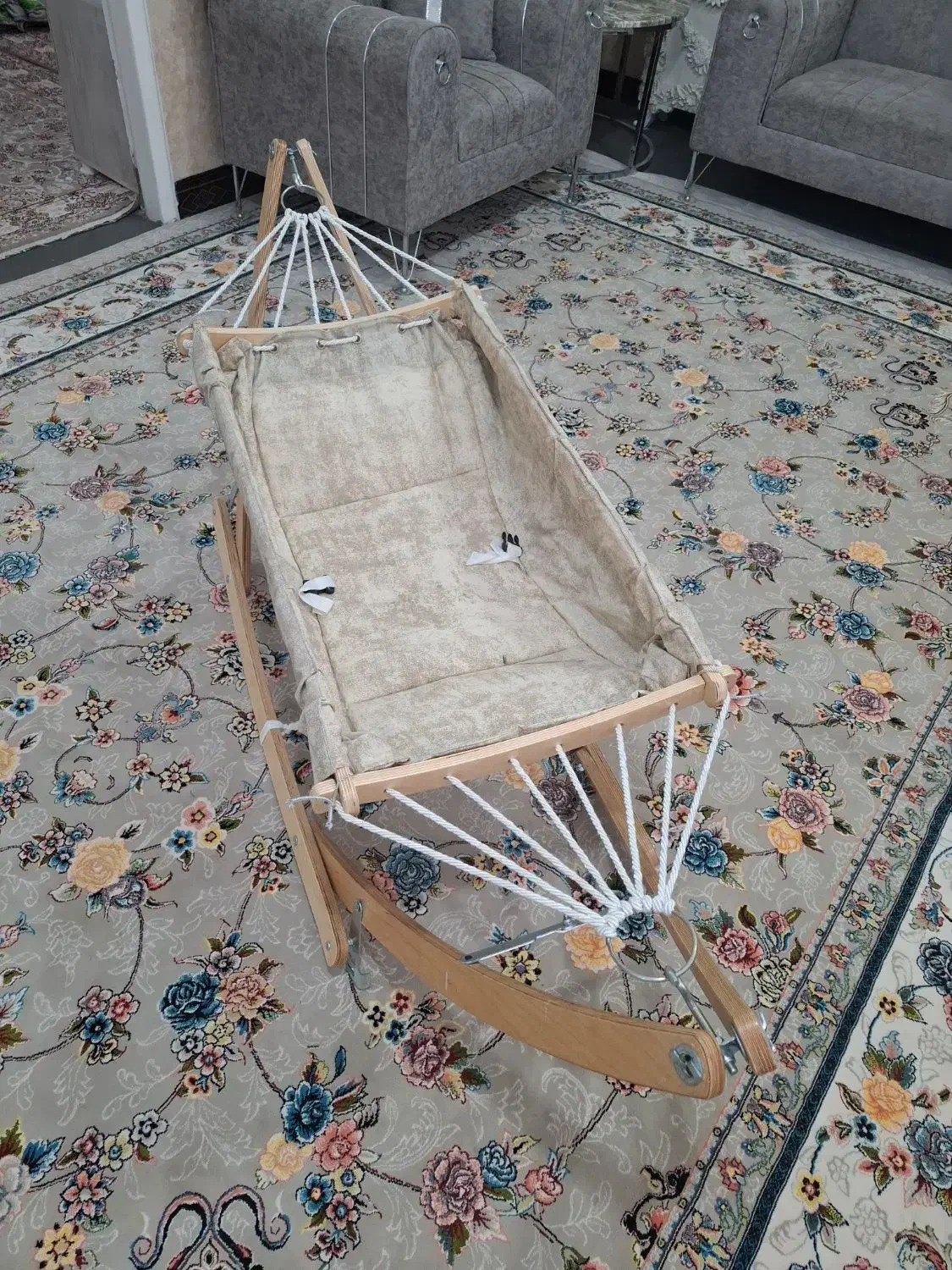 گهواره تدی|تخت و سرویس خواب|ثلاث باباجانی, |دیوار