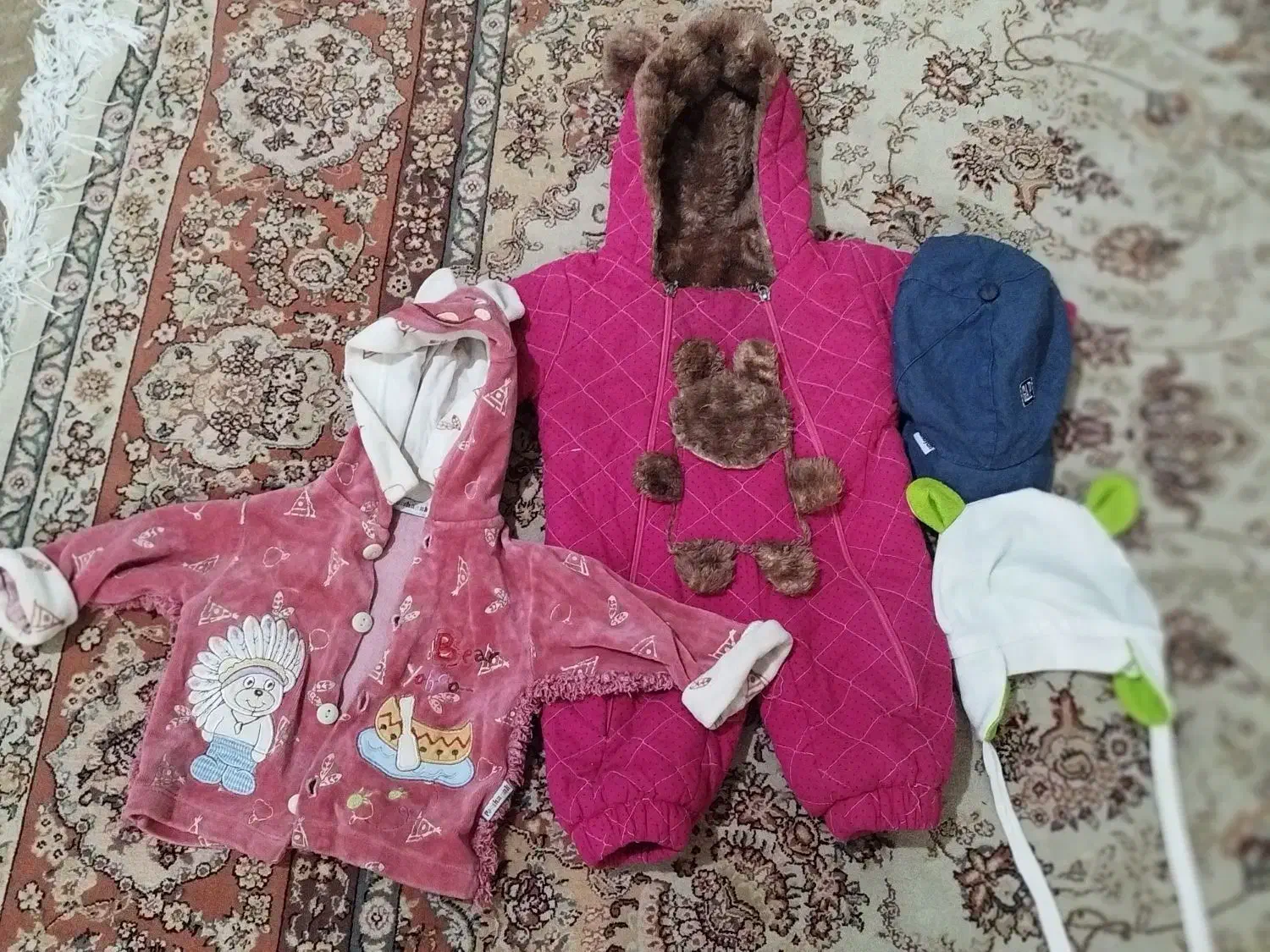 لباس بچه گانه|کفش و لباس بچه|هشتگرد, شهرک راه آهن|دیوار