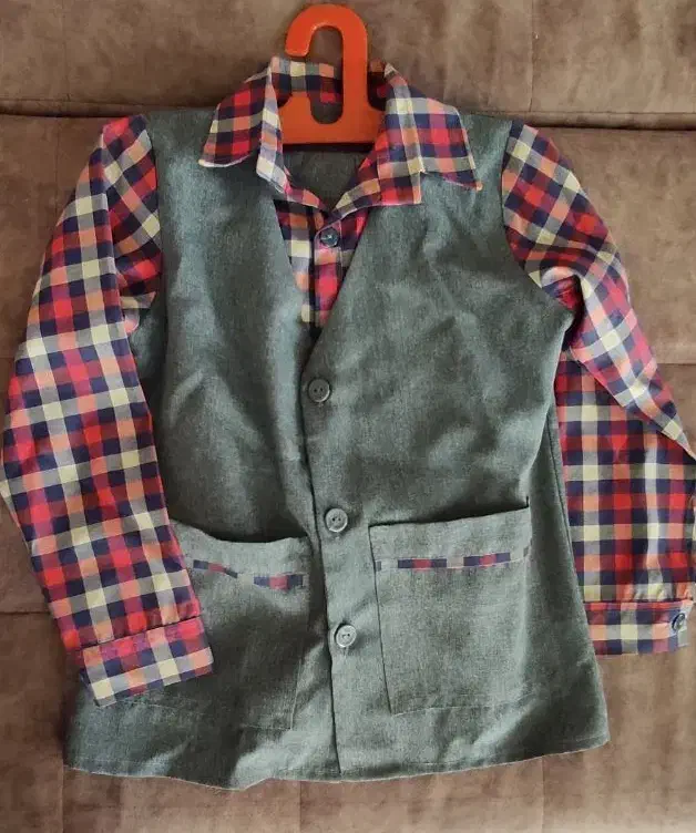 فرم مدرسه پسرانه|لباس|فولادشهر, A4|دیوار