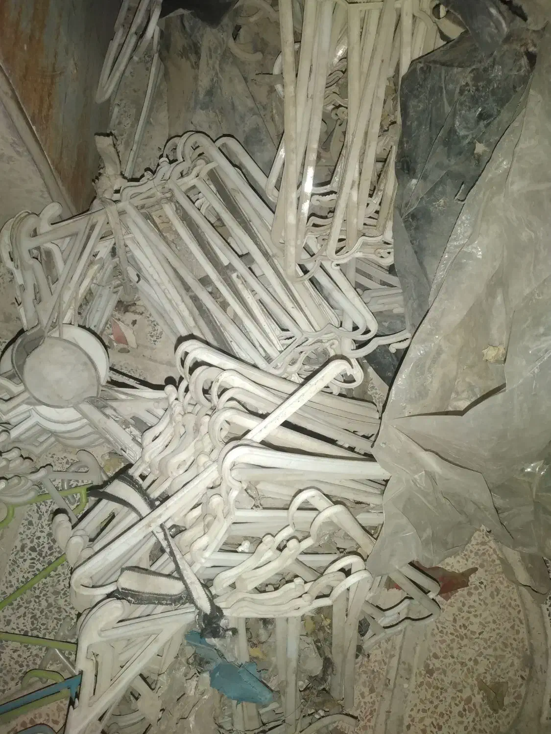 چوب لباسی . رخت آویز.رگال کفش . صفحه شیار دار|فروشگاه و مغازه|رباطکریم, کیکاور|دیوار
