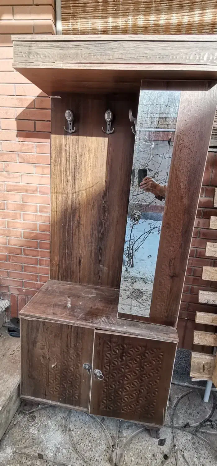 جاکفشی و جالباسی|جاکفشی، کمد، دراور|گلبهار, شهر جدید گلبهار|دیوار