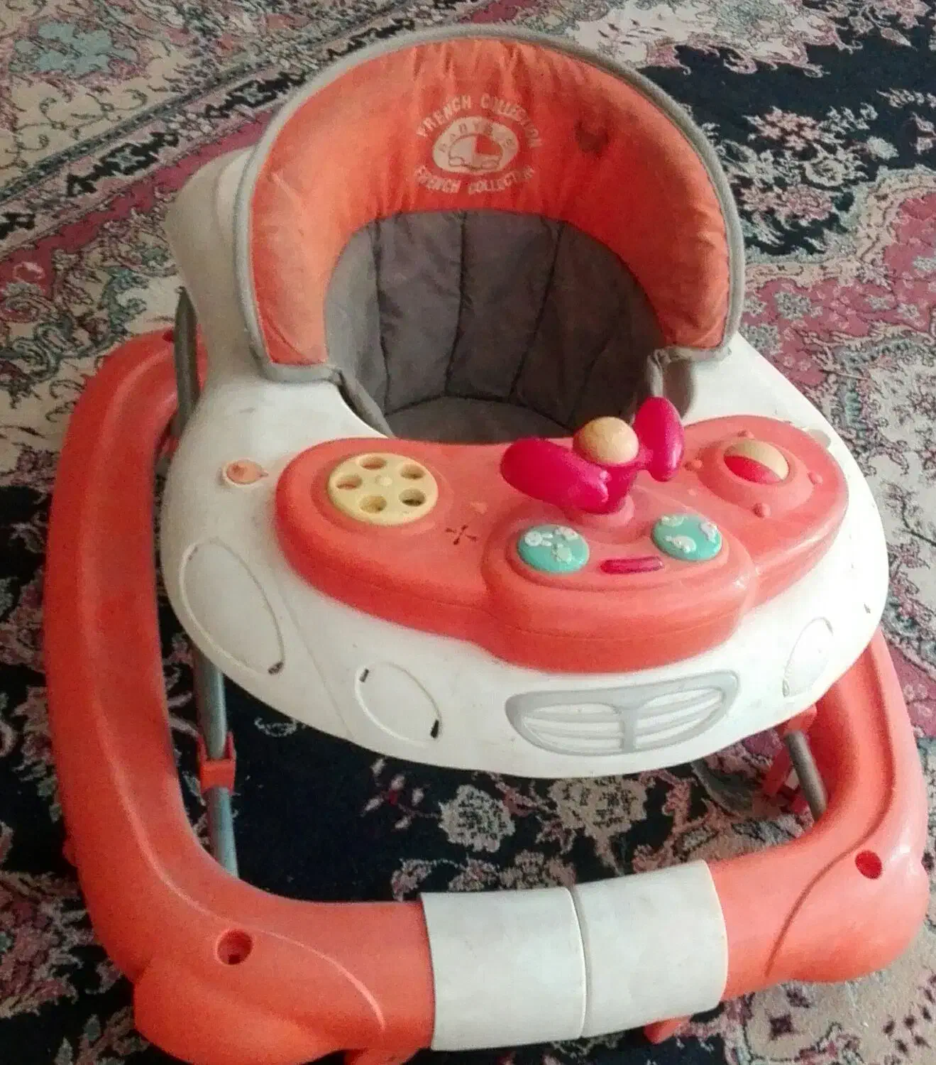 گهواره به همراه روروئک کودک|اسباب و اثاث بچه|شیراز, اصلاحنژاد|دیوار