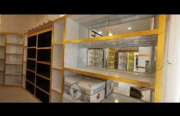 ویترین مغازه زیر قیمت فروش|بوفه، ویترین، کنسول|یزد, |دیوار