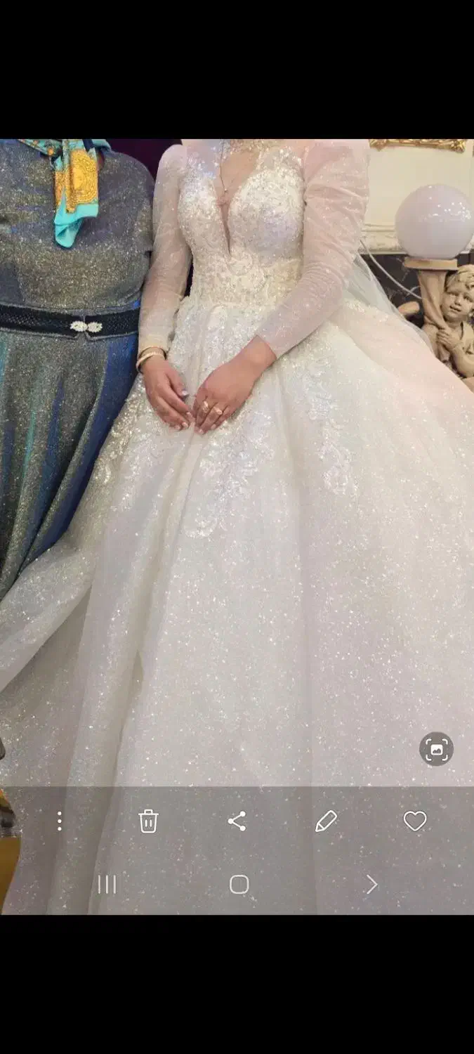 لباس عروس|لباس|هشتگرد, گلسار|دیوار