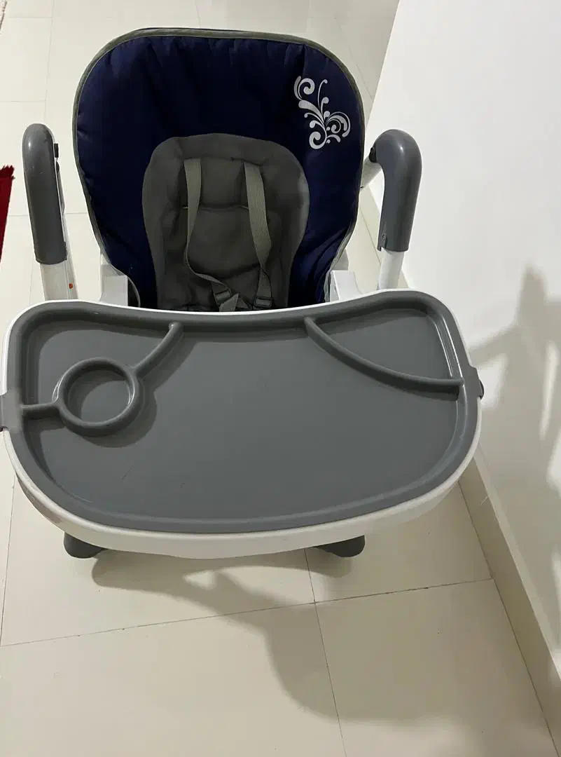 درب چوبی سرویس و حمام و یک عدد صندلی نهار خوری بچه|مصالح و تجهیزات ساختمان|بندرعباس, |دیوار