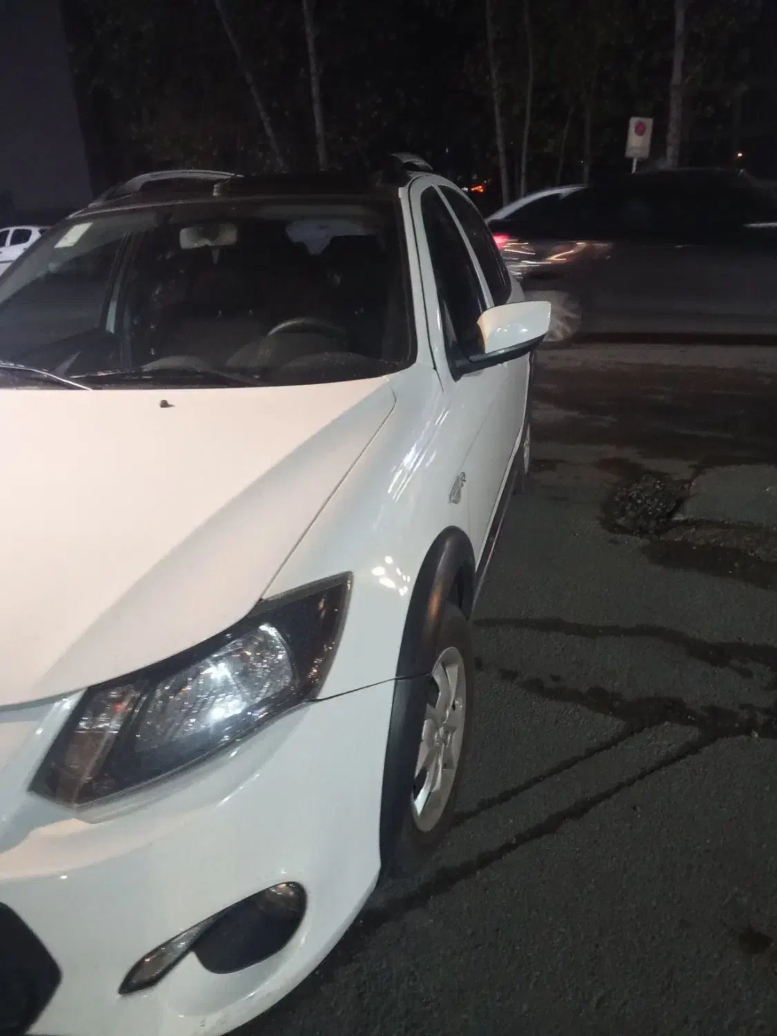 کوییک ار 1402|خودرو سواری و وانت|رشت, کاکتوس|دیوار