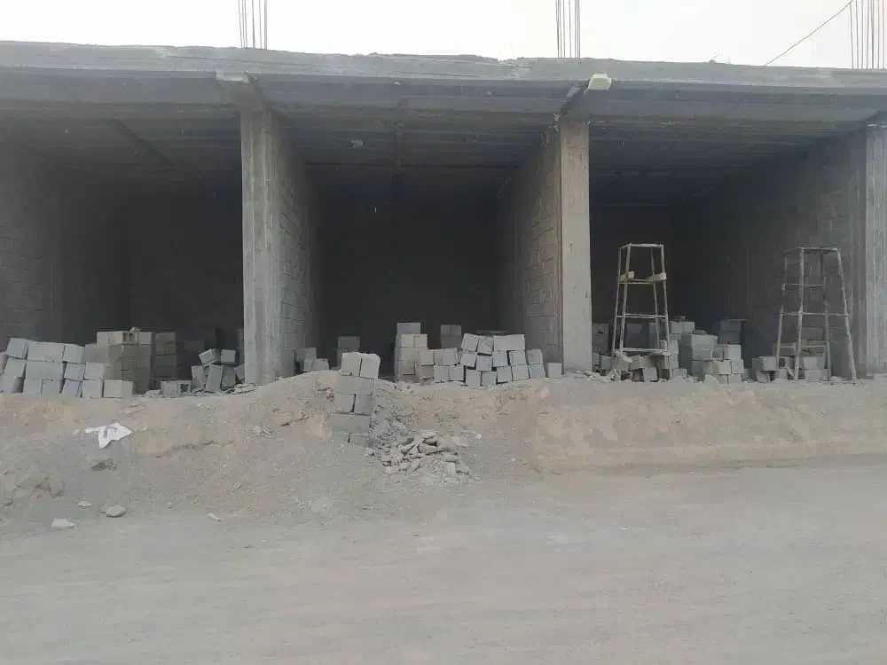 فروش سه دهانه مغازه در شهر تیرور سر خیابان اصلی|فروش مغازه و غرفه|میناب, |دیوار