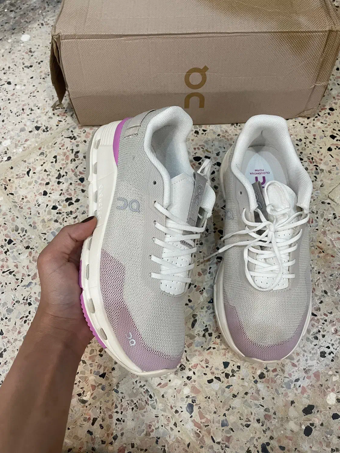 کفش کتونی|کیف، کفش، کمربند|گنبد کاووس, |دیوار