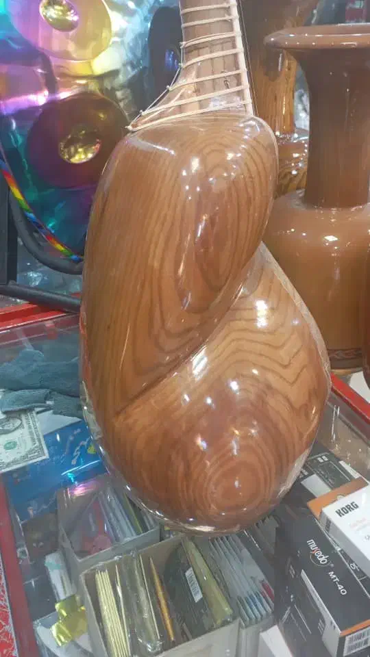 تار تمیز. و مرتب و کم کار کلا سه ماه کار کرده|سازهای سنتی|شهرکرد, |دیوار