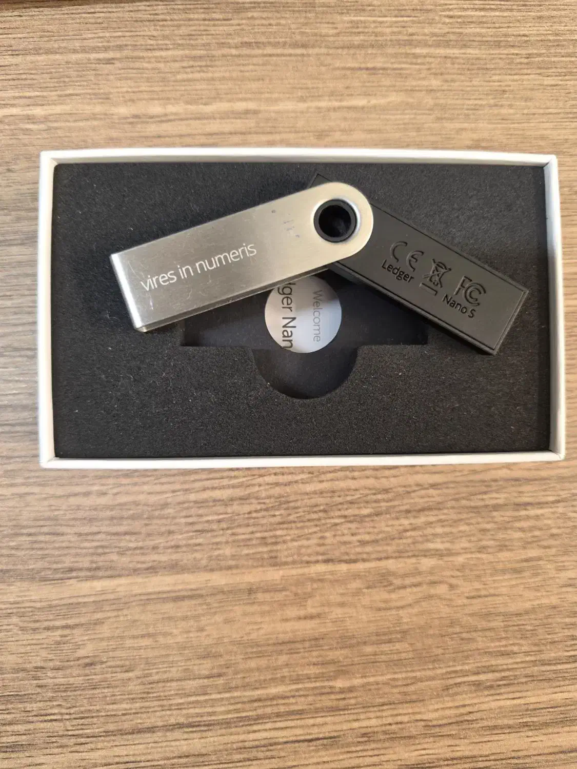 لجر نانو اس جهت نگهداری ارزهای دیجیتال|قطعات و لوازم جانبی رایانه|تهران, شمس‌آباد|دیوار