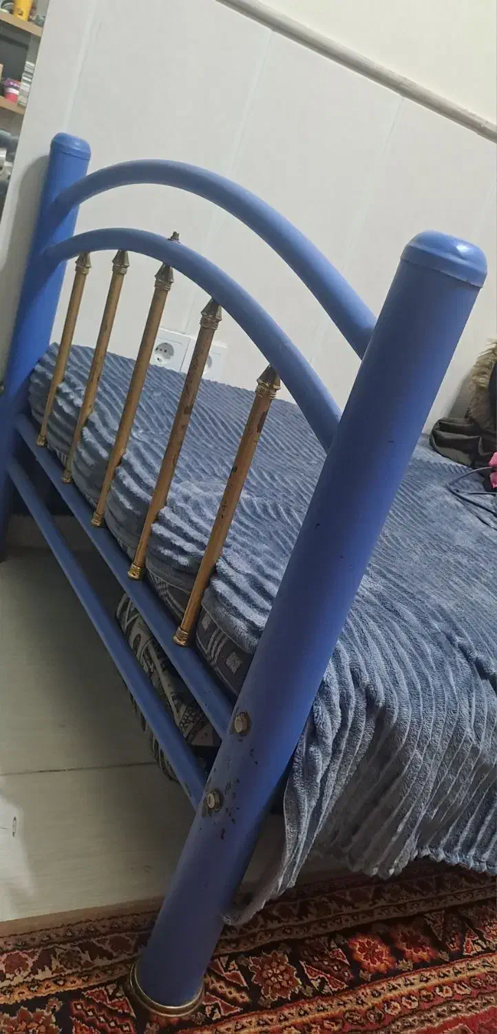 تخت یه نفره فرفوژه|تخت و سرویس خواب|قم, گلزار|دیوار