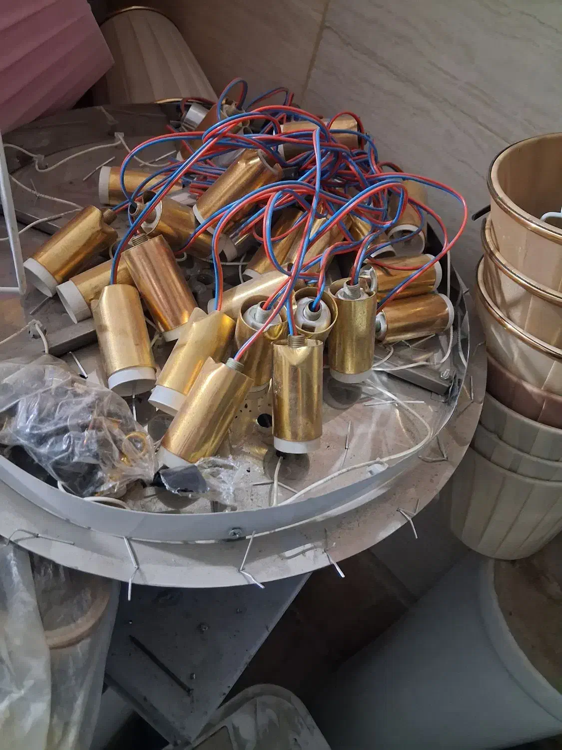 حراج عمده شید و وسایل و قطعات آباژور تعداد بالا|چراغ خواب و آباژور|تهران, اتابک|دیوار