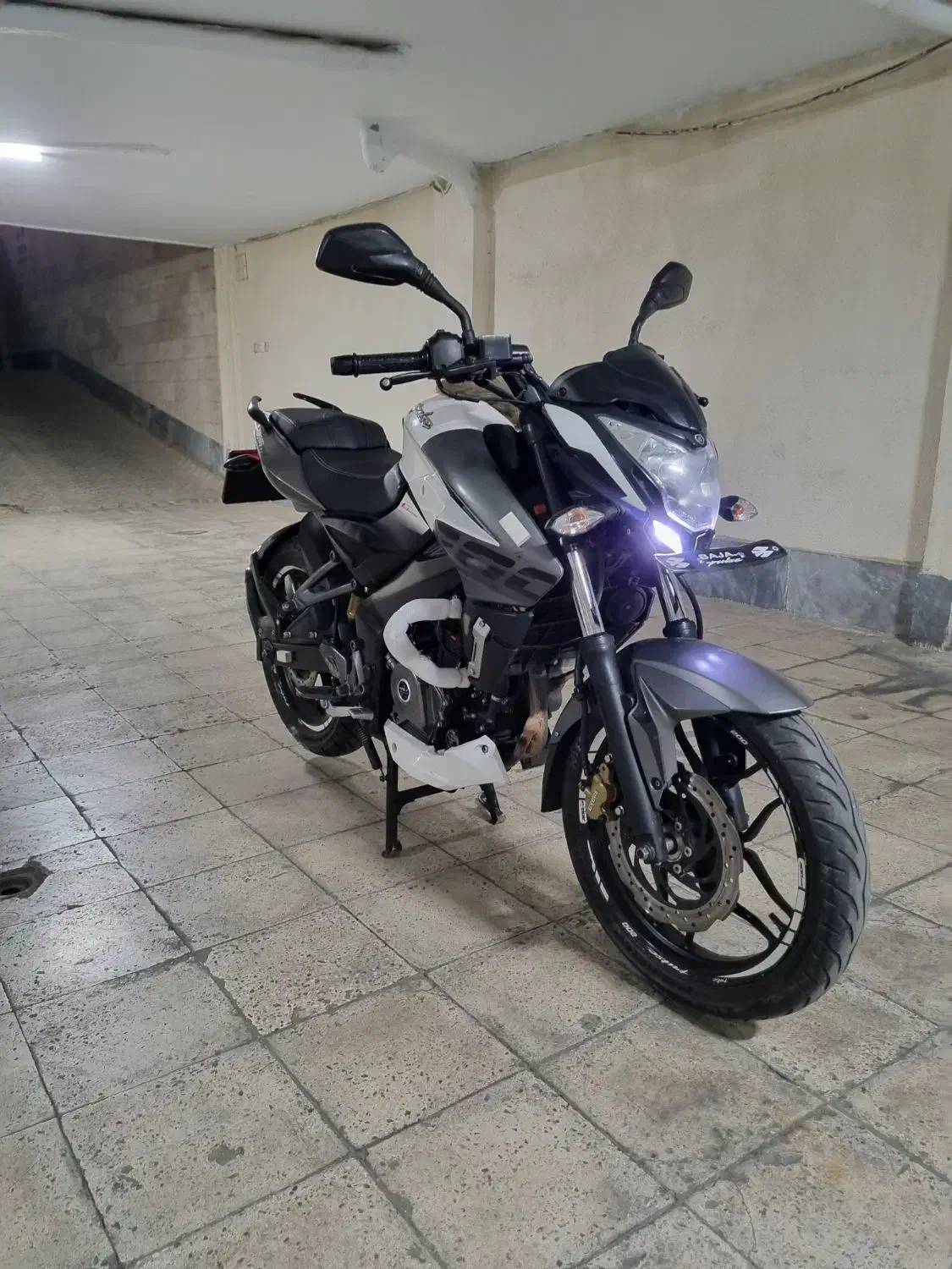 ns200|موتورسیکلت|تهران, شهرک خرازی|دیوار