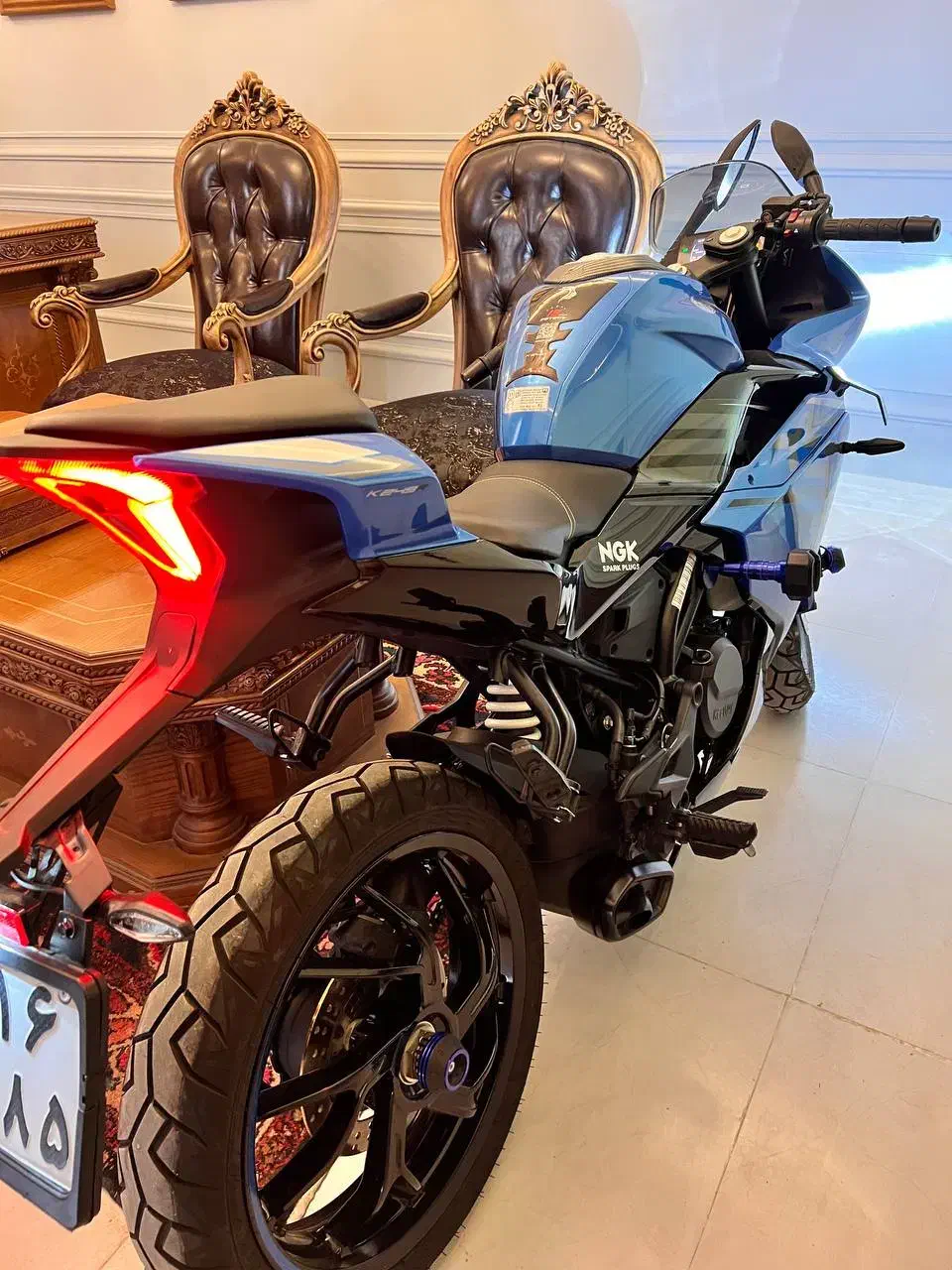 موتور سیکلت کی وی مدل k249R در حد|موتورسیکلت|قم, انسجام|دیوار