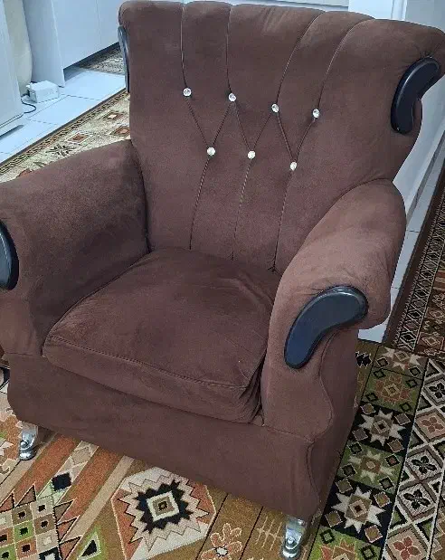 مبل تکی|مبلمان خانگی و میز عسلی|رشت, جهاد|دیوار