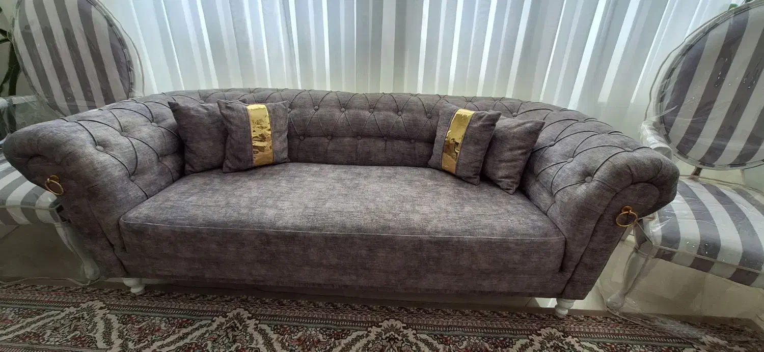 مبل چستر هشت نفره|مبلمان خانگی و میز عسلی|گلبهار, شهر جدید گلبهار|دیوار