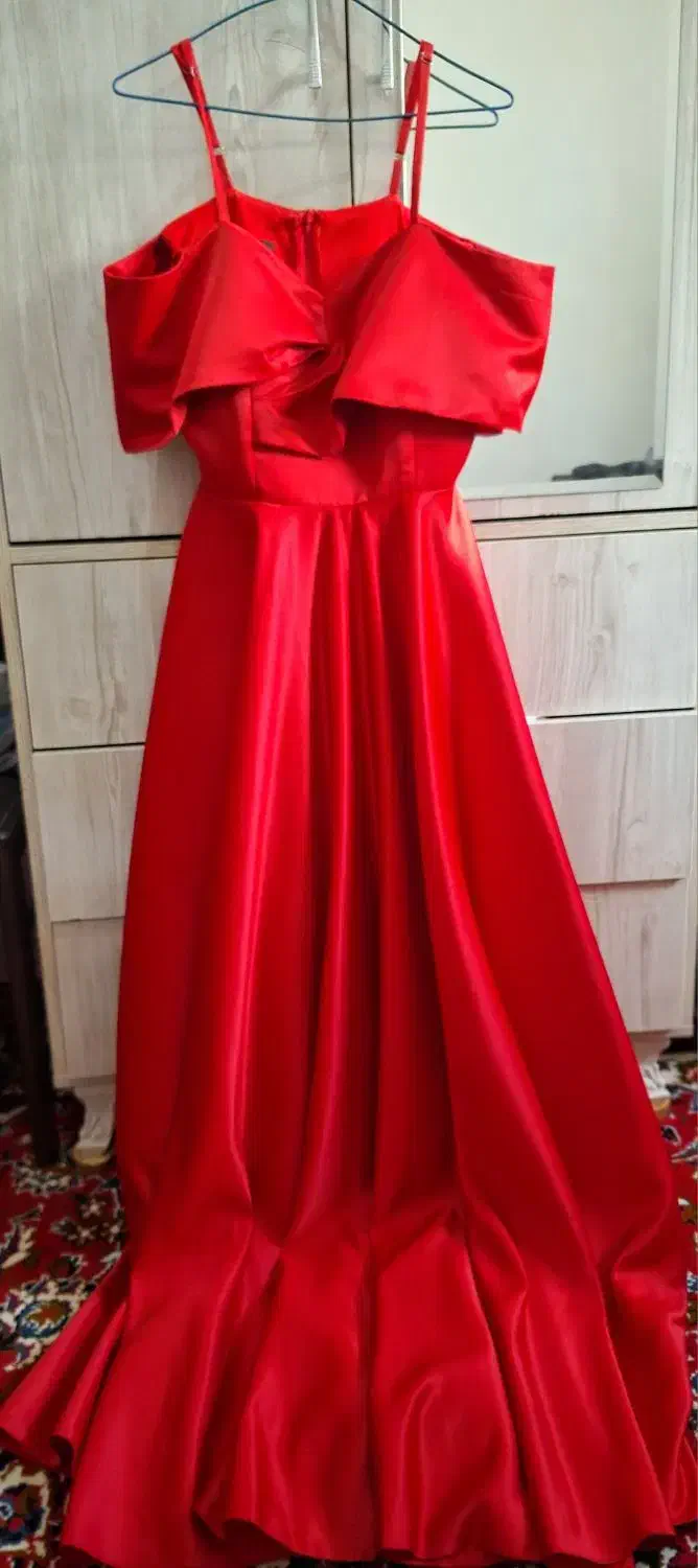 لباس مجلسی|لباس|سلماس, |دیوار