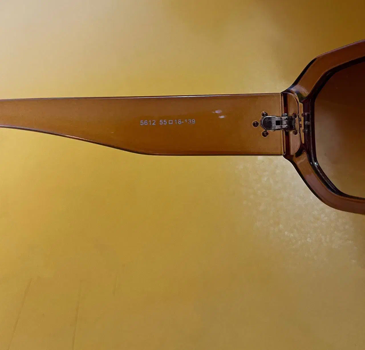 عینک پرادا ترندی قهوه ای|زیورآلات و اکسسوری|شاهینشهر, اقبال لاهوری|دیوار