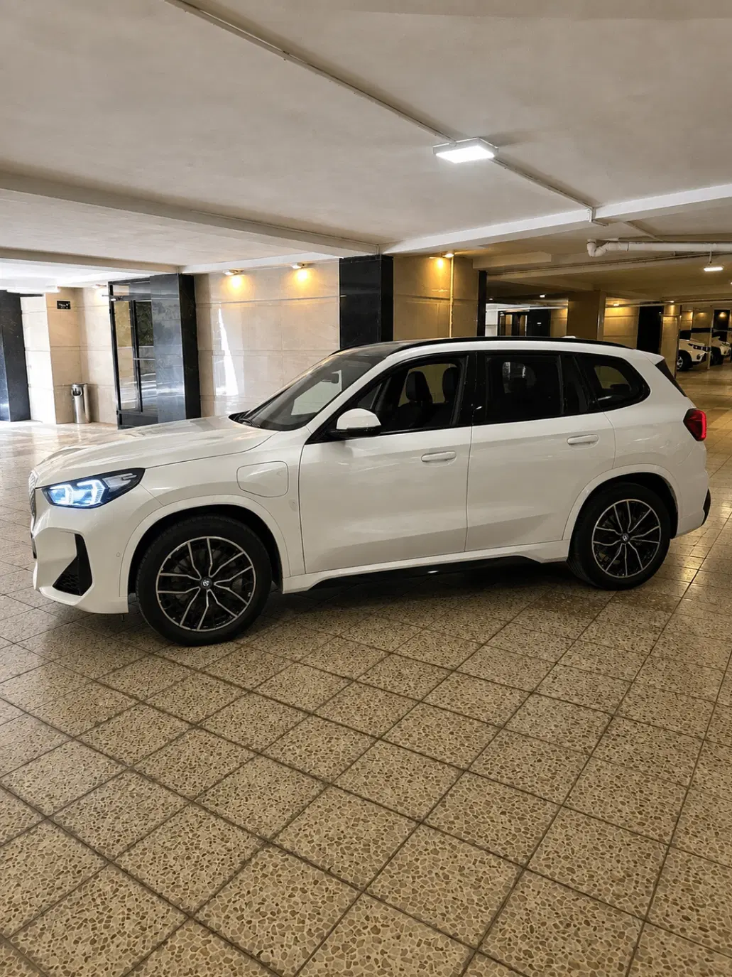 Bmw  ix1 25l drive|خودرو سواری و وانت|تهران, میرداماد|دیوار