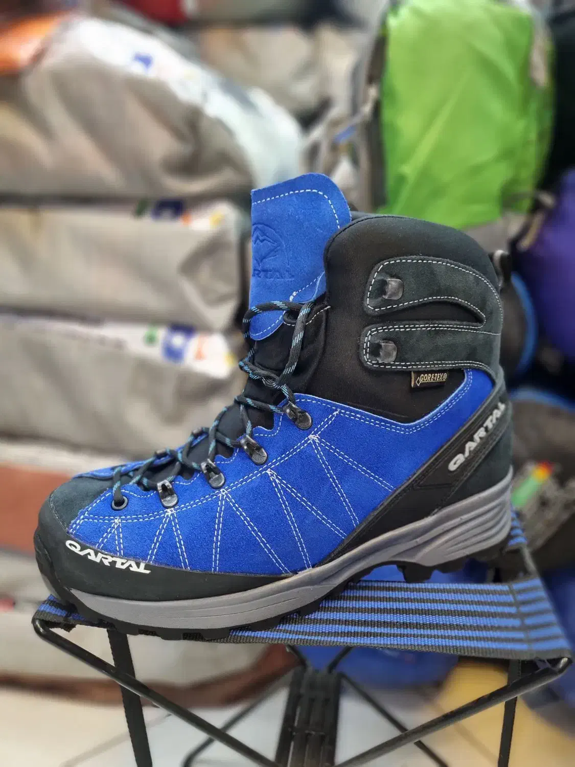 کتونی کوهنوردی|کیف، کفش، کمربند|اراک, |دیوار