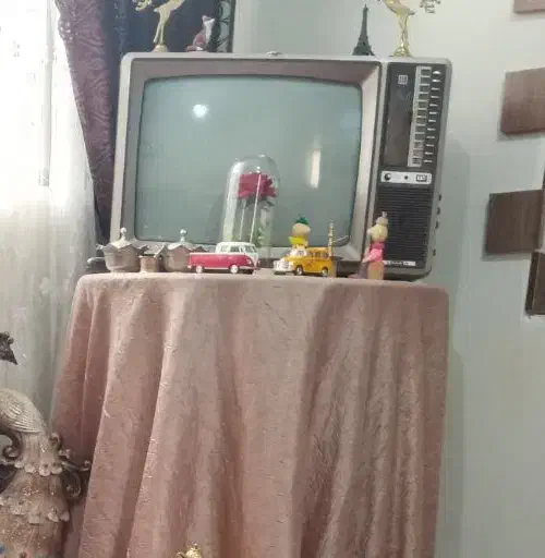 تلویزیون کلکسیونی|تلویزیون و پروژکتور|بروجرد, |دیوار