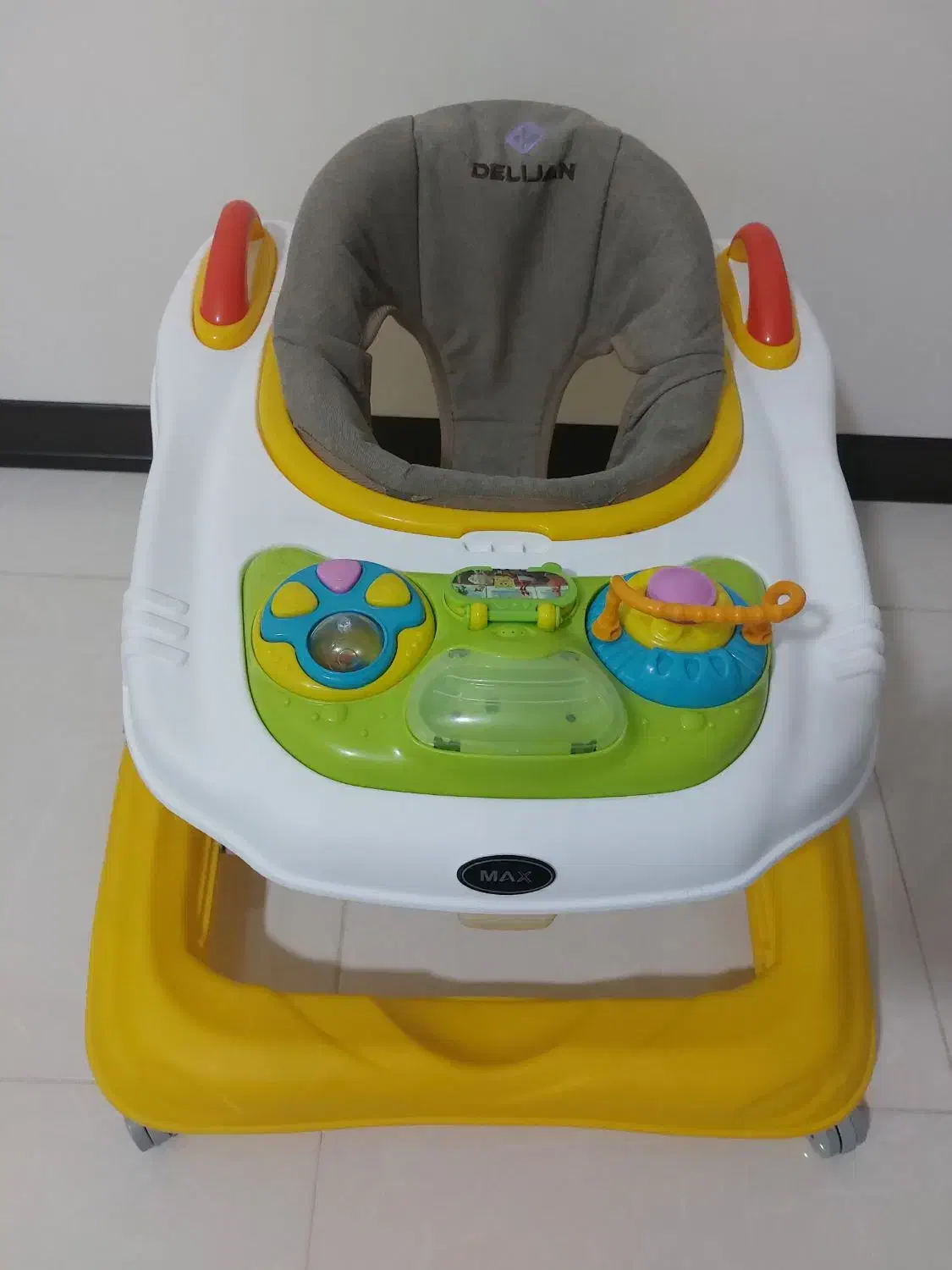 روروئک نوزادی|کالسکه و لوازم جانبی|اراک, |دیوار