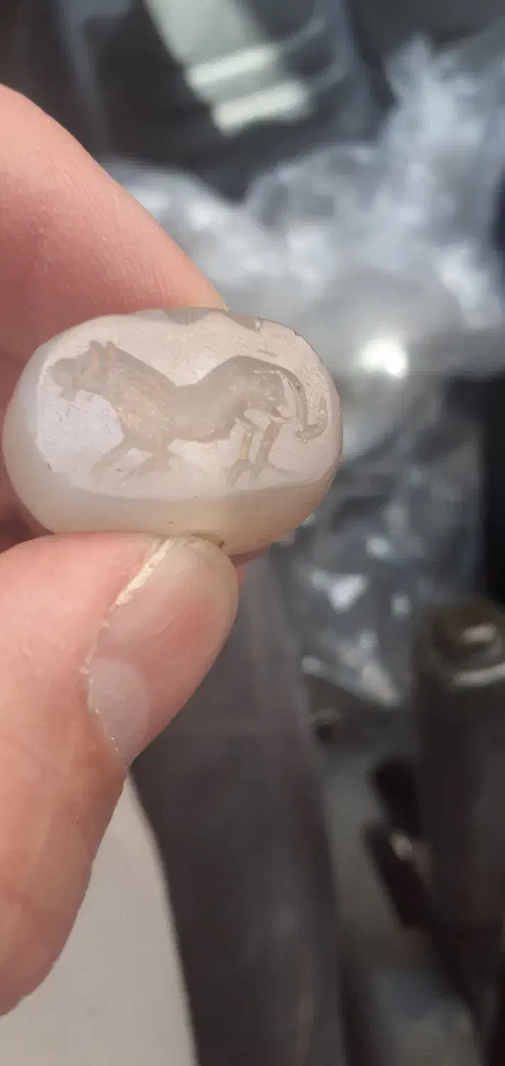 مهره قدیمی|کلکسیون اشیاء عتیقه|شاهینشهر, گرگاب|دیوار