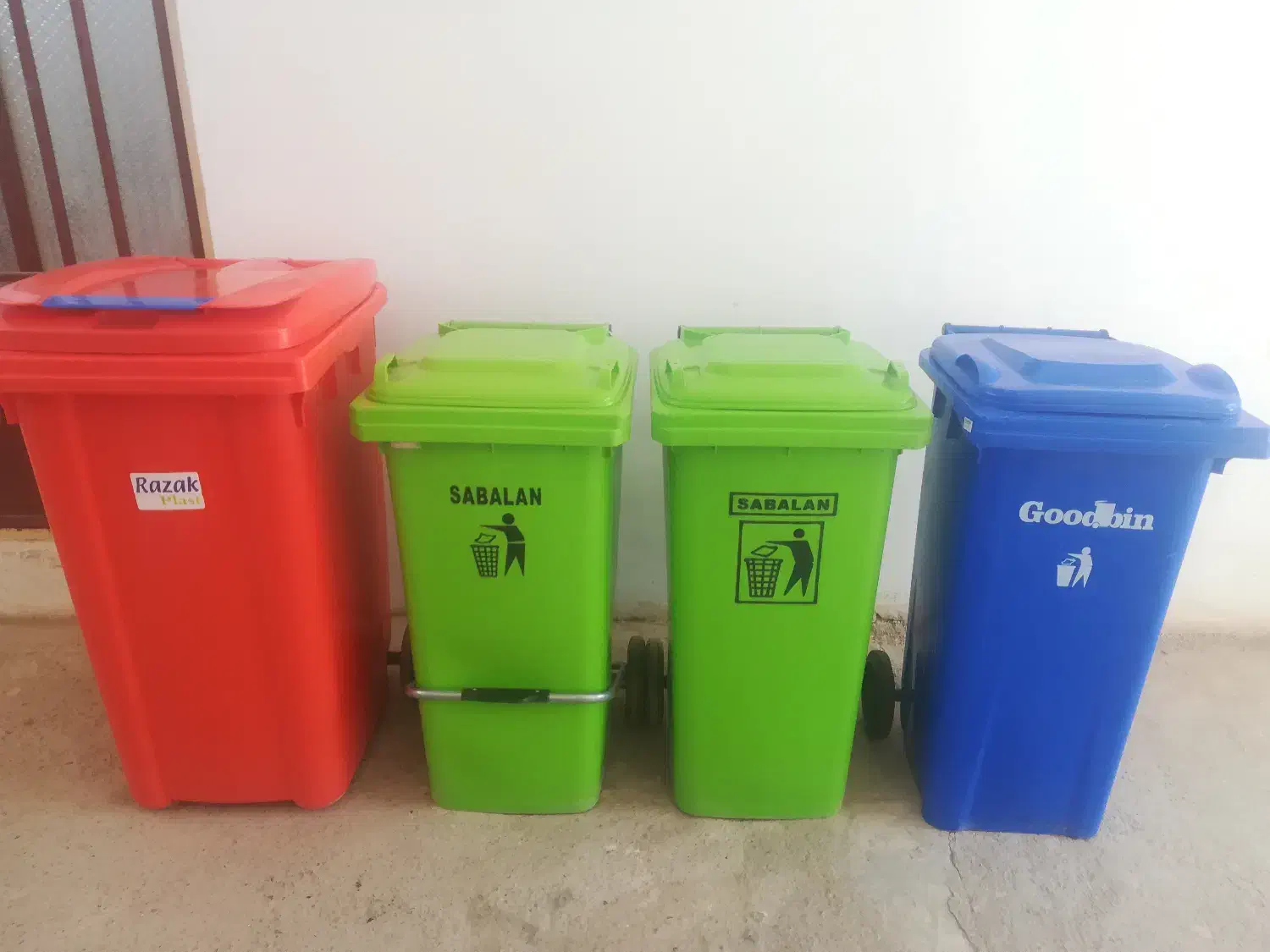 سطل کارگاهی|لوازم نظافت|شاهین‌شهر, فردوسی|دیوار