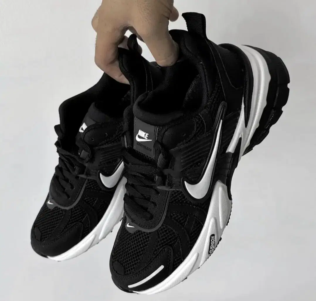 v2k new pink white|کیف، کفش، کمربند|تهران, جنتآباد مرکزی|دیوار