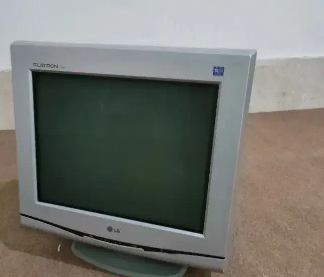 مانیتور 17اینچ ال جی فلت سالم وکم کار|رایانه رومیزی|مشهد, شهرک امام هادی (شهرک غرب)|دیوار