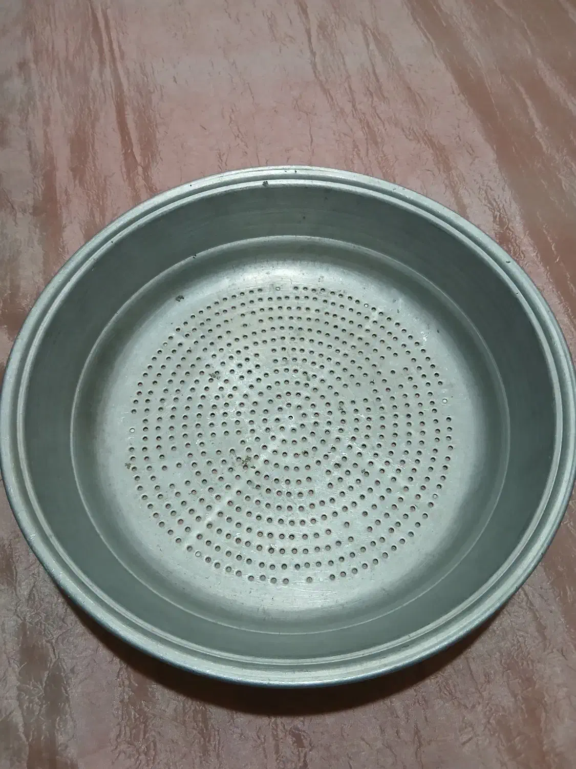 آبکش رویی قدیمی تمیز و سالم .|ظروف پختوپز|تهران, دانشگاه شریف|دیوار