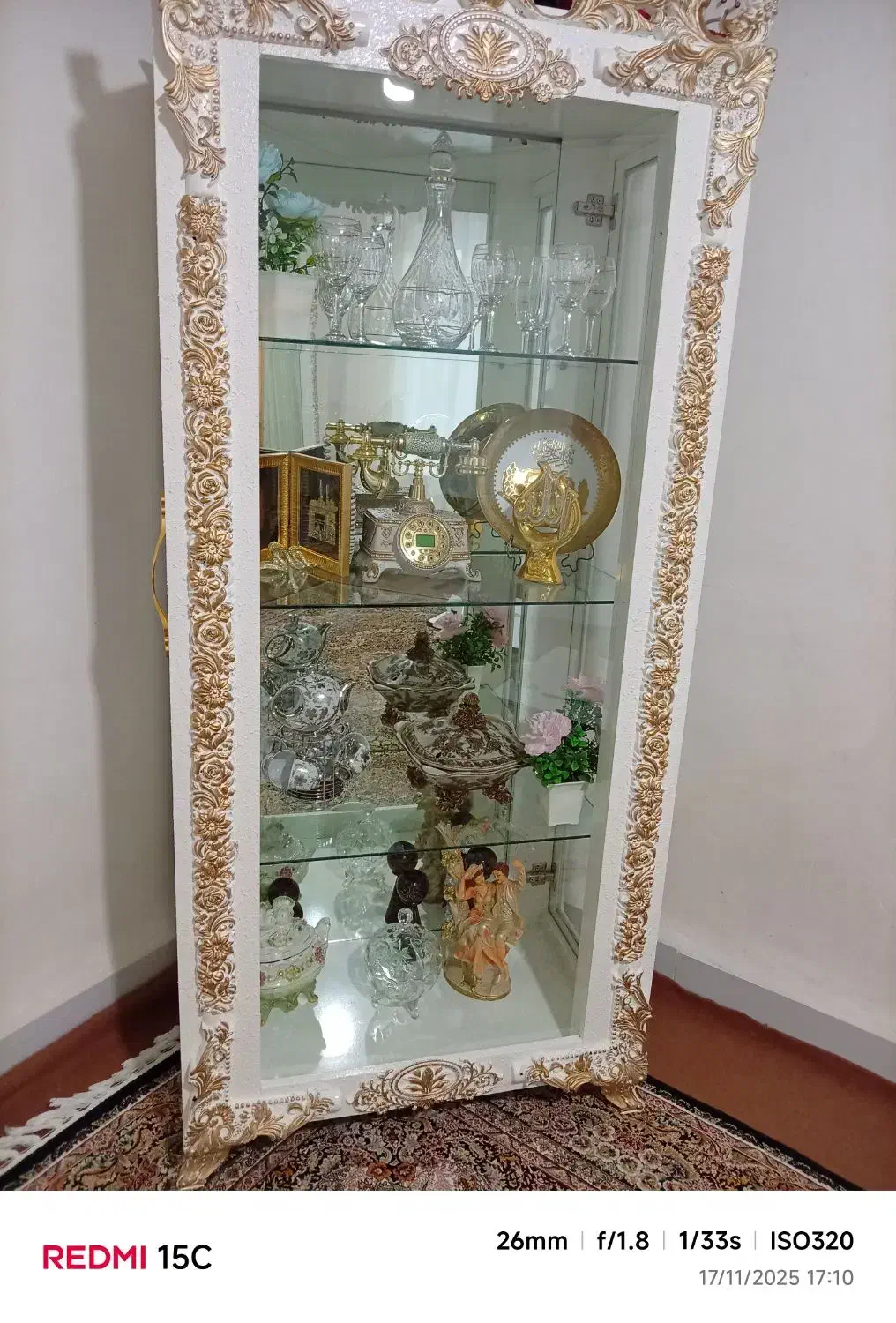 بوفه وآینه  بدون عیب خیلی تمیز  باهم ست هستند|بوفه، ویترین، کنسول|نقده, |دیوار