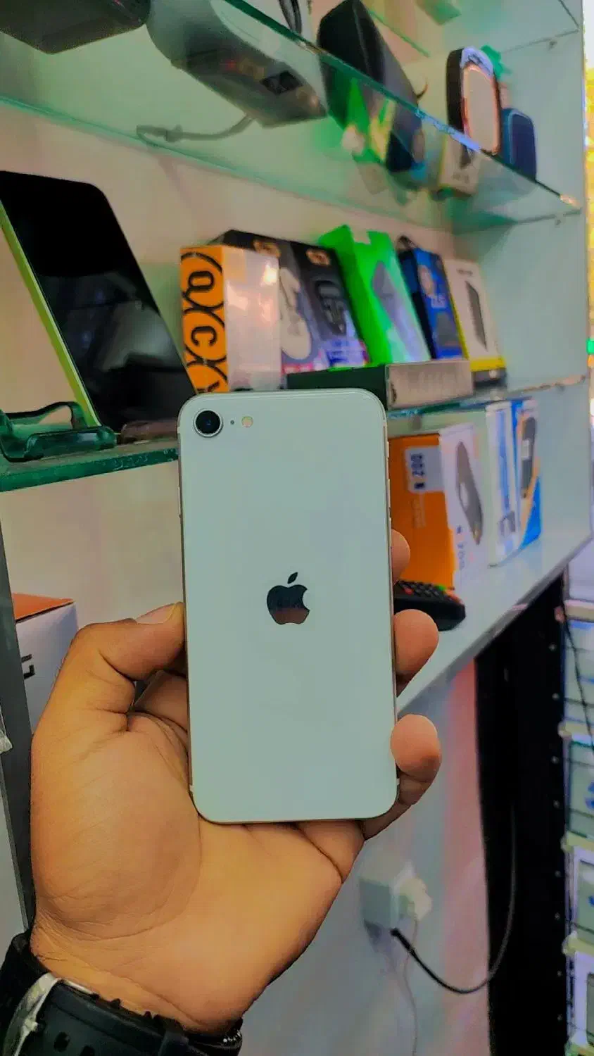 ایفون se2020|موبایل|کلاله, |دیوار