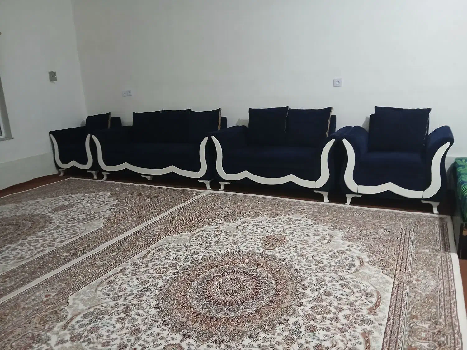 مبل در حد نو میباشد|مبلمان خانگی و میز عسلی|گنبد کاووس, |دیوار