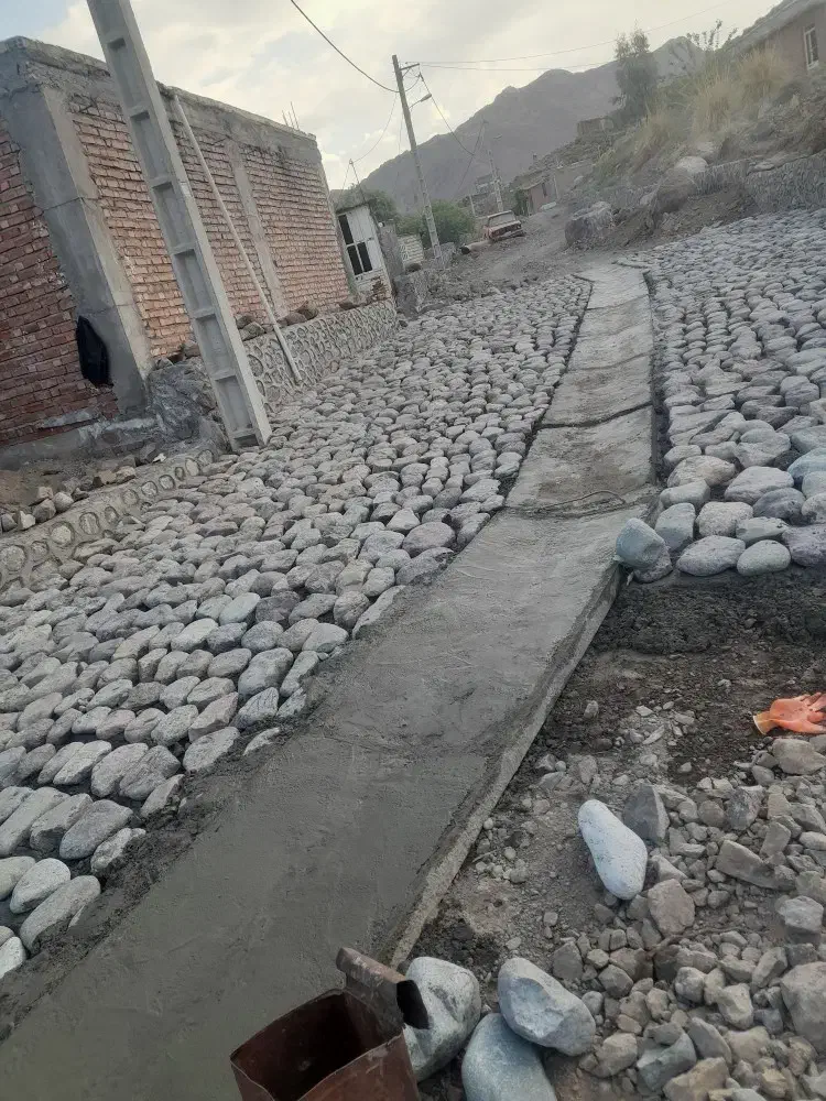 استخدام بنا ونیرو تخصصی تولیدجدول بتنی وموزاییک|استخدام صنعتی، فنی، مهندسی|جیرفت, |دیوار