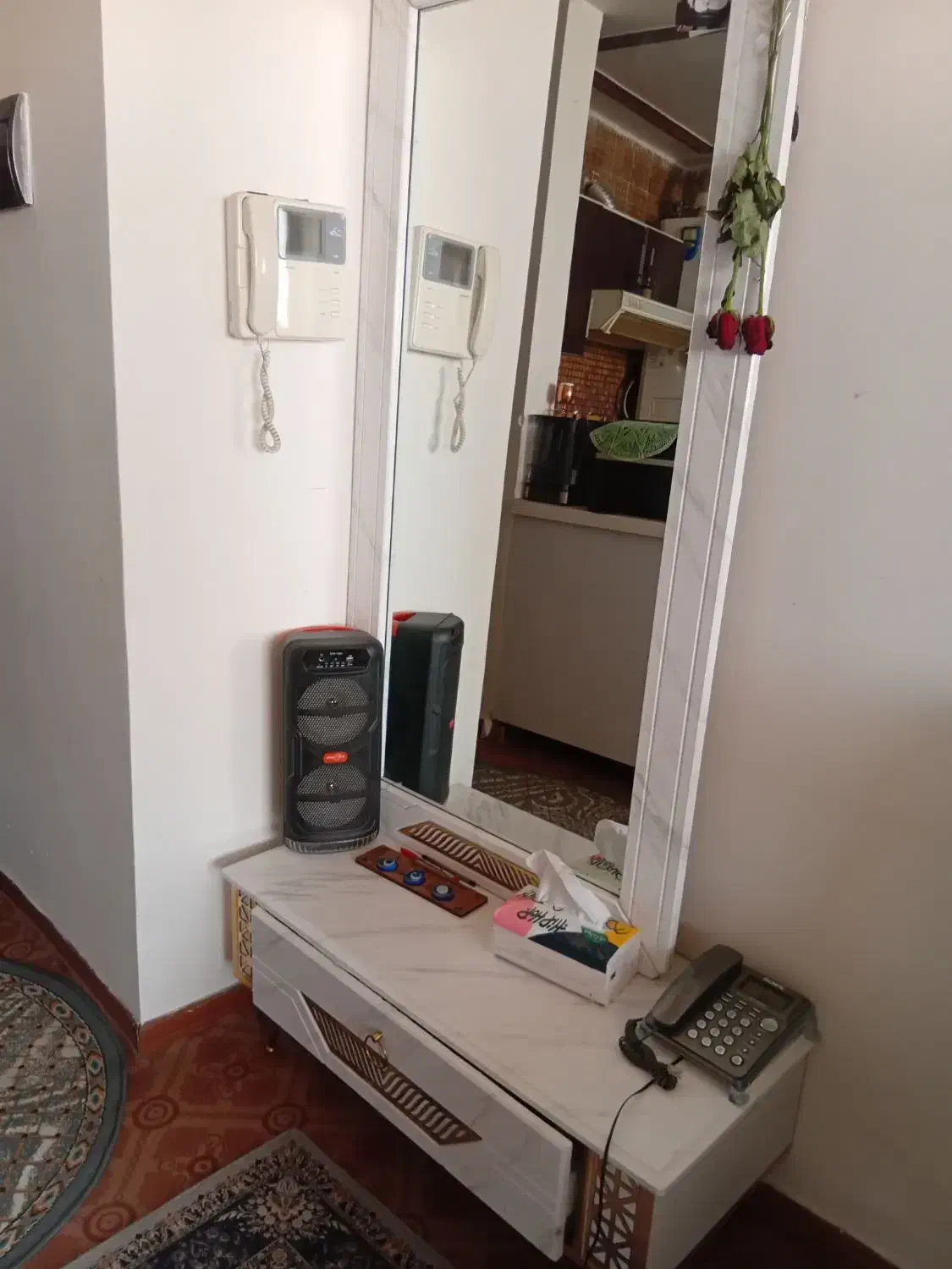 فروش ۳ عدد آیینه و کنسول در حد نو|بوفه، ویترین، کنسول|کازرون, |دیوار