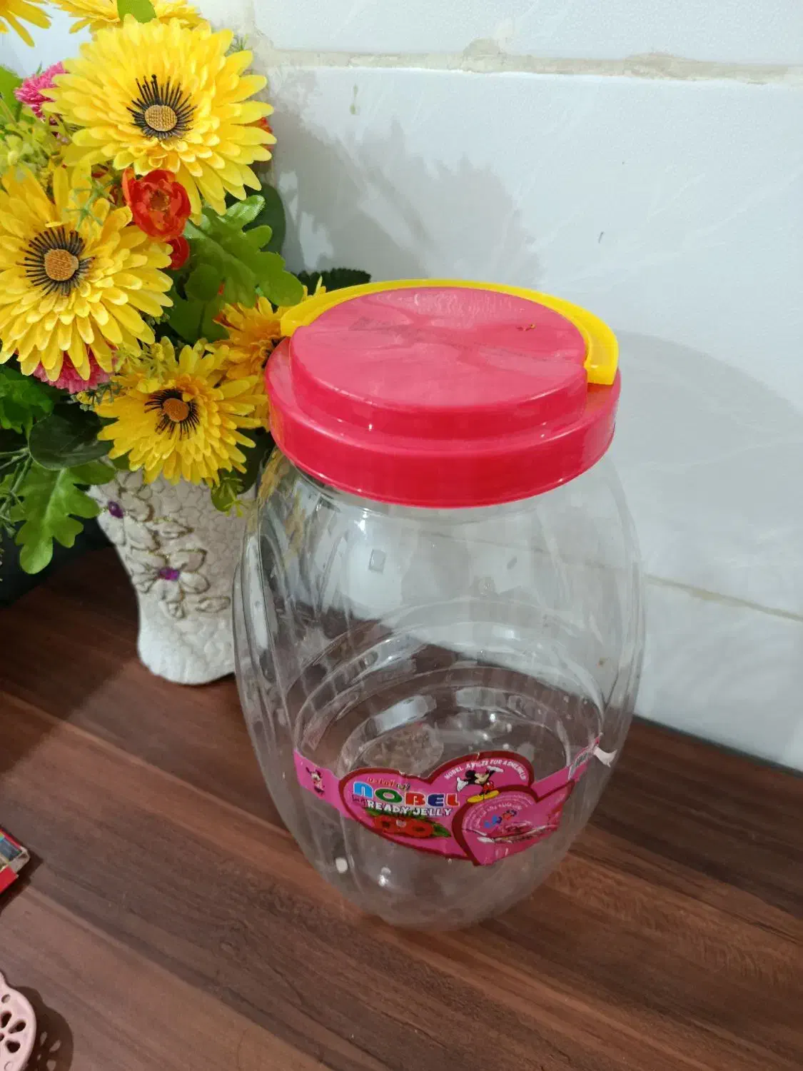 ظرف شفاف پلاستیکی|ظروف نگهدارنده، پلاستیکی، یک‌بارمصرف|آبپخش, |دیوار