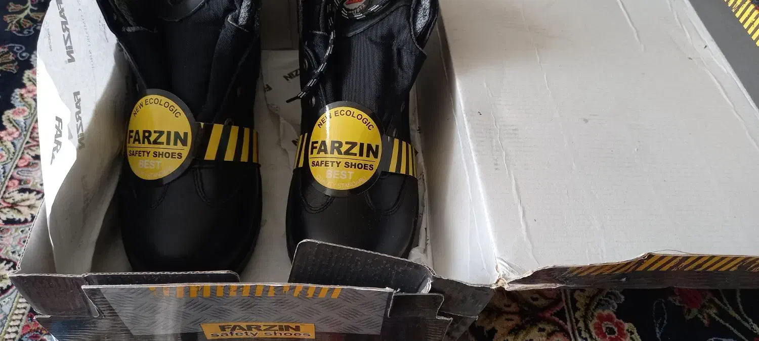 کفش ایمنی|کیف، کفش، کمربند|شیراز, پودنک|دیوار