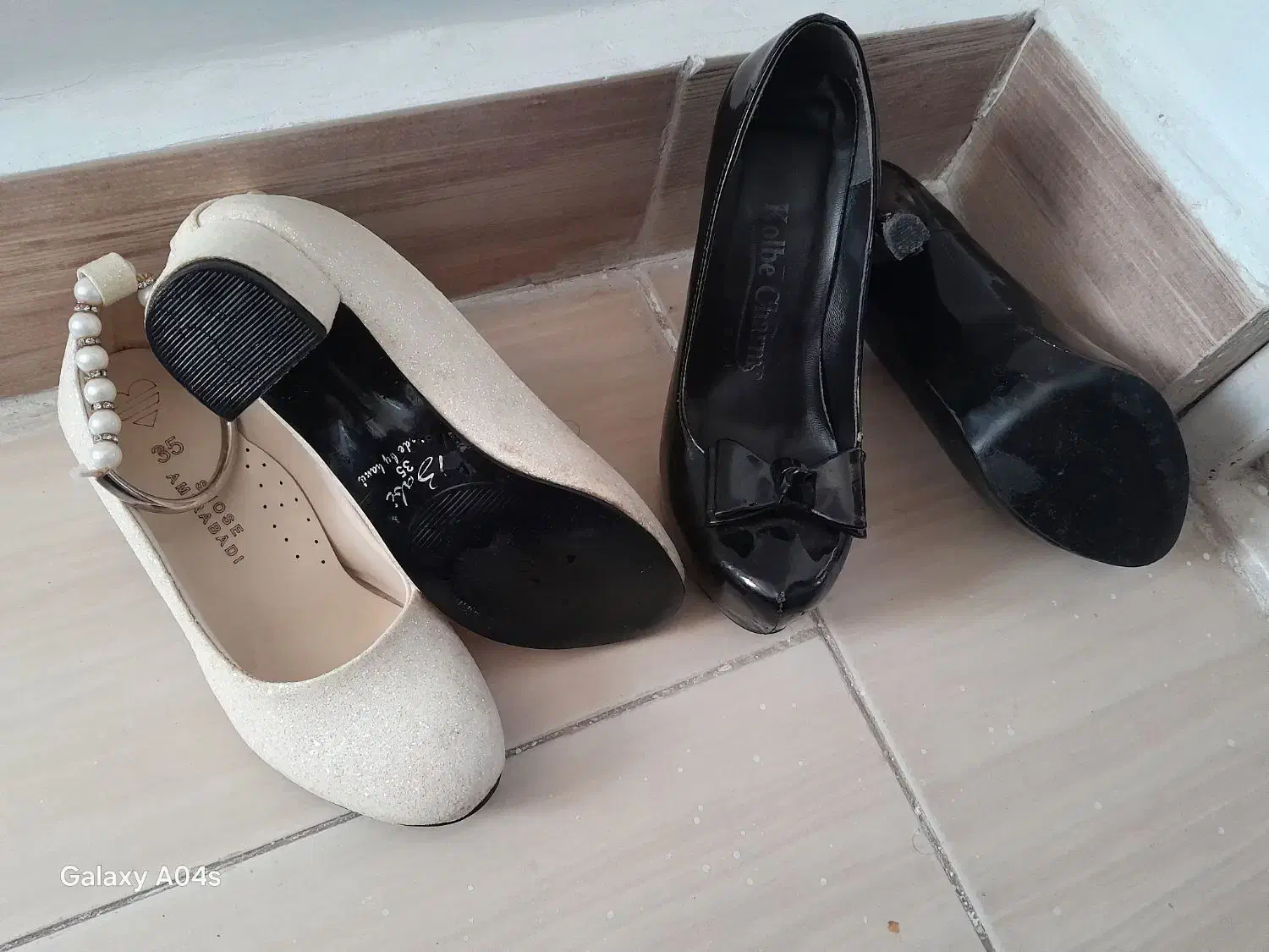 کفش مجلسی|کیف، کفش، کمربند|زرندیه, |دیوار