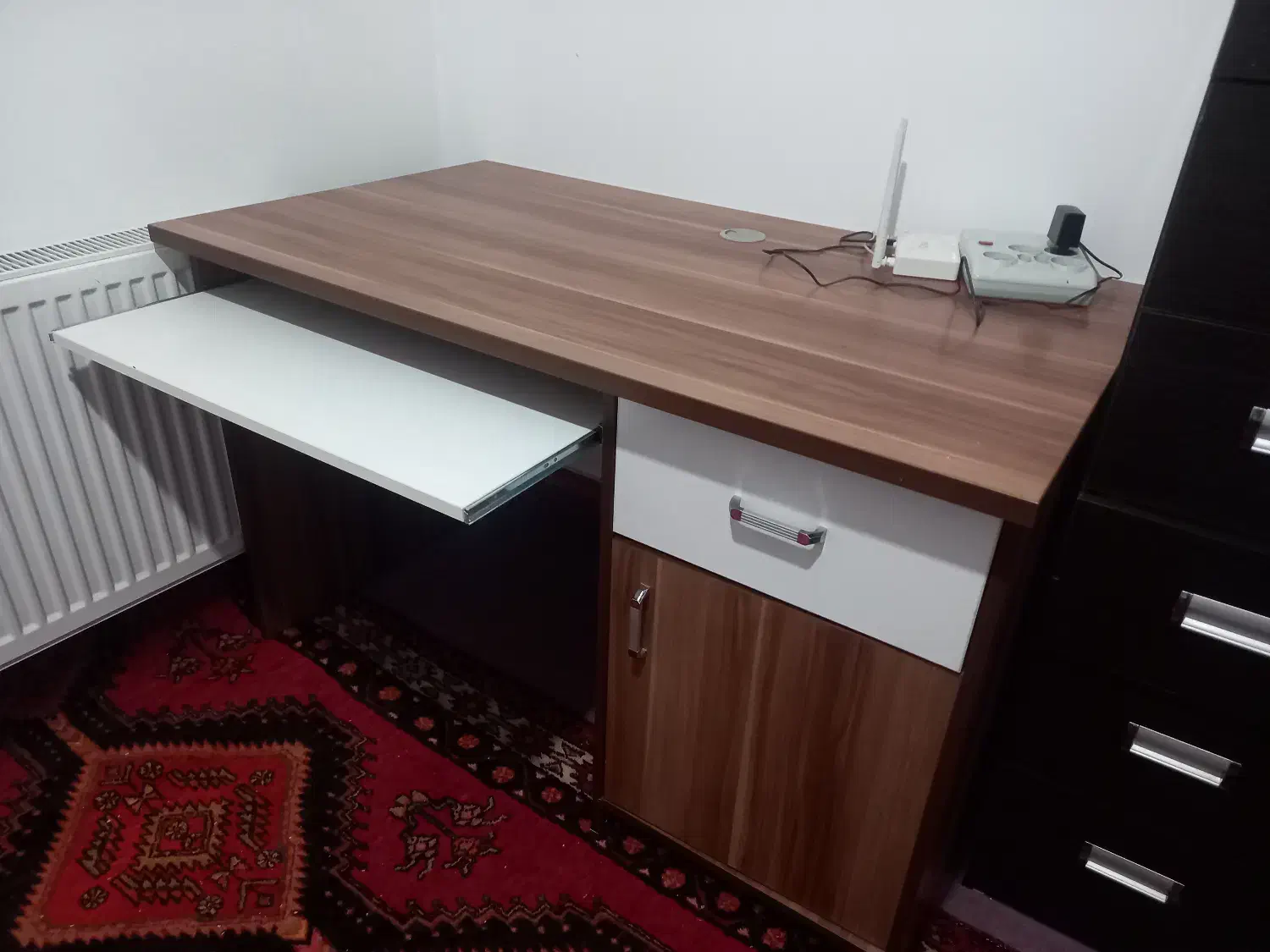 میز تحریر کاملا در حد نو|میز تحریر و کامپیوتر|میانه, |دیوار