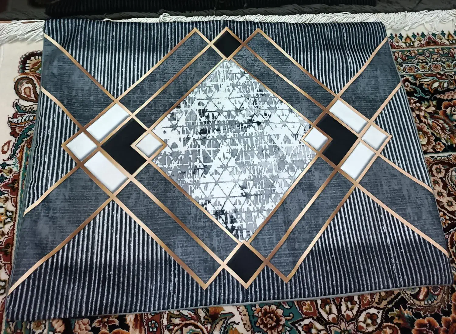 روبالشتی مخمل سه بعدی|رختخواب، بالش، پتو|مشهد, شهرک مهر آباد|دیوار