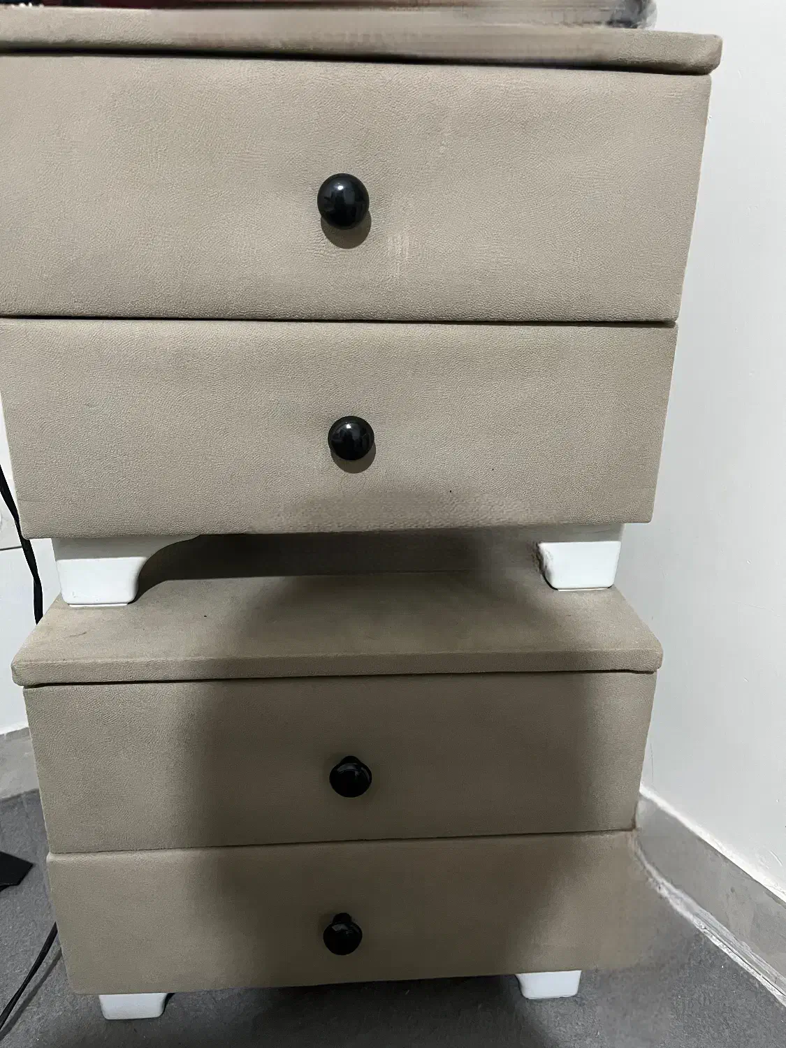 سرویس خواب|تخت و سرویس خواب|پرند, فاز ۲|دیوار