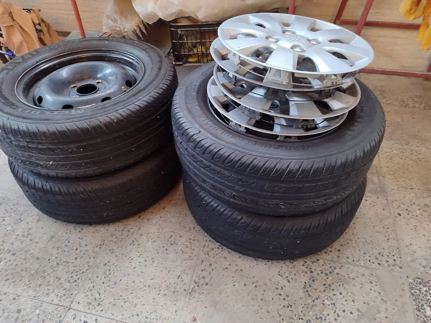 رینگ لاستیک 14 با قالپاق|قطعات یدکی و لوازم جانبی|خرمآباد, |دیوار