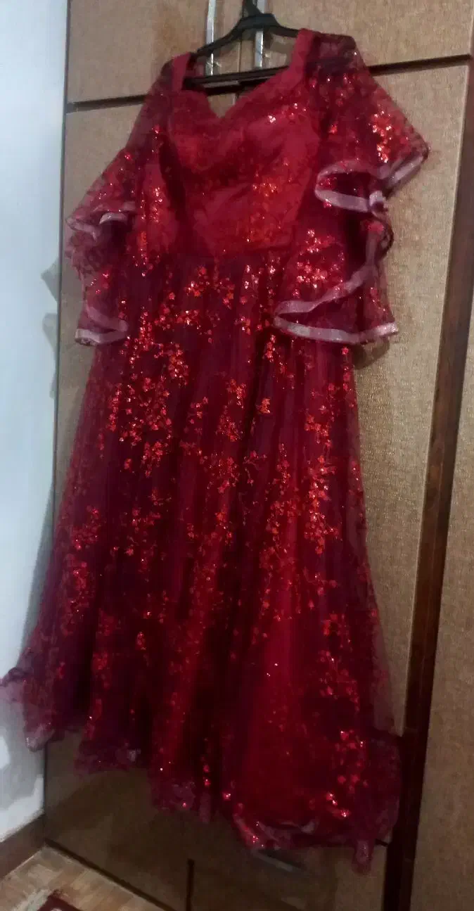 لباس مجلسی ترک خاص|لباس|صومعه‌سرا, |دیوار